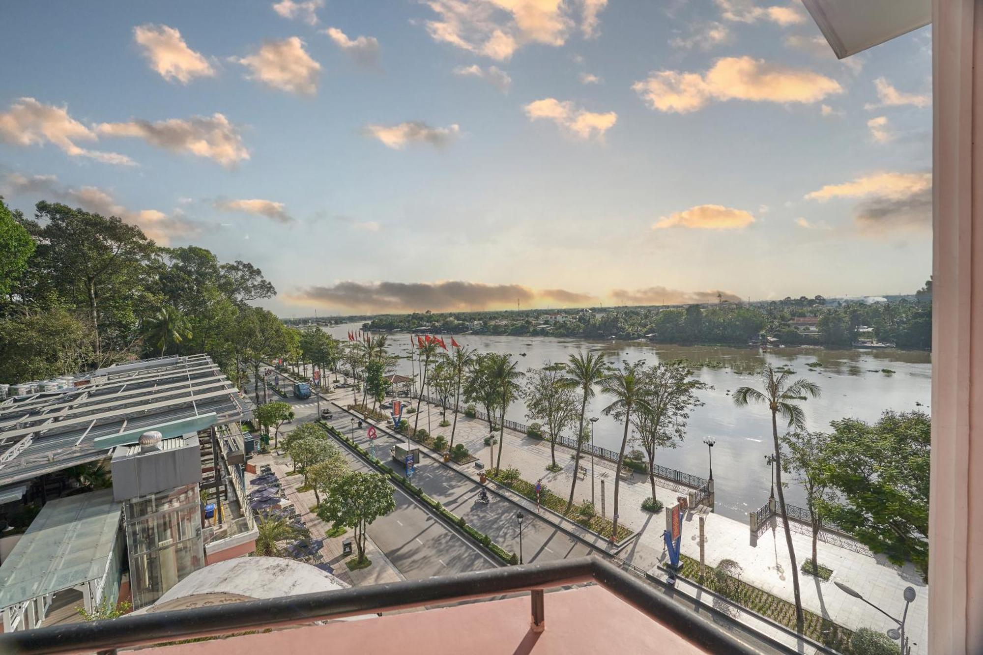 Bcons Riverside Hotel Binh Duong Thu Dau Mot Zewnętrze zdjęcie